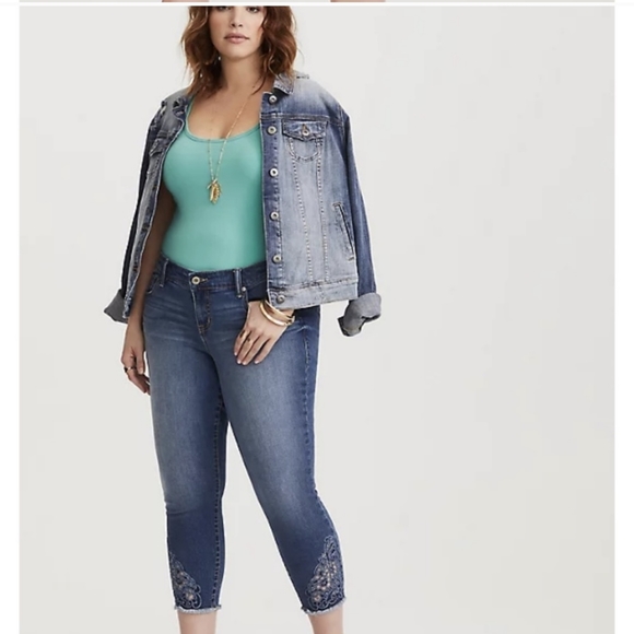 Torrid 18 Crop Skinny Jeans Lace Cuff - Picture 2 of 16